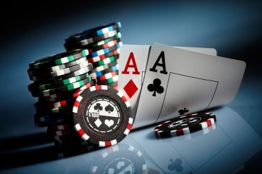 Mobile phone displaying live blackjack table with dealer